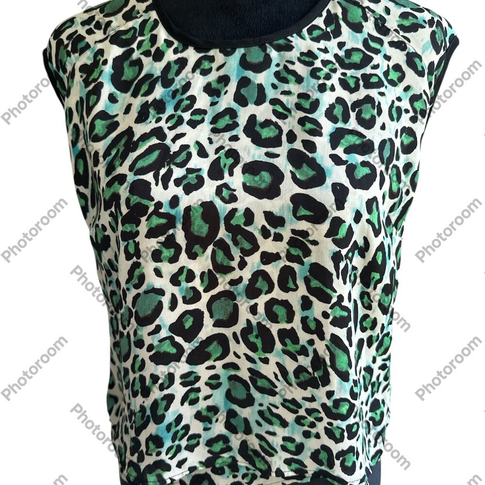 🥰3/$25 EUC CABI Jungle Green Leopard Print Blouse. Chest 17" L 25"
